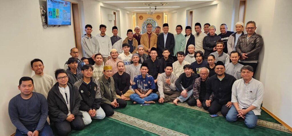KH Bachtiar Nasir di Masjid Indonesia Tokyo: Esensi Syukur & Zikir Kecukupan