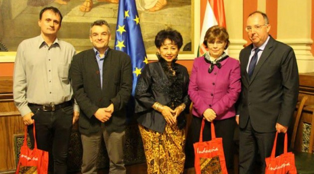 Peresmian kelas Bahasa Indonesia di Budapest Business School oleh Dubes RI Wening Esthyprobo