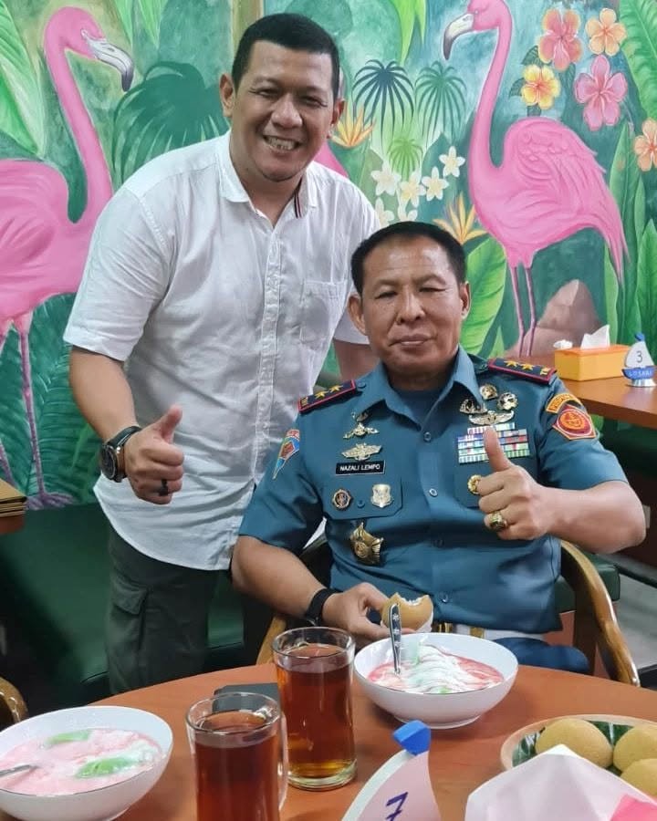 Laksda TNI Dr. Nazali Lempo di Resto Losari Kuliner, Makassar