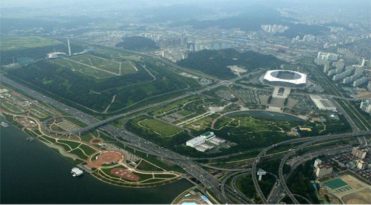 Bekas TPA Nanjido yang kini menjadi taman kota World Cup Park di Seoul
