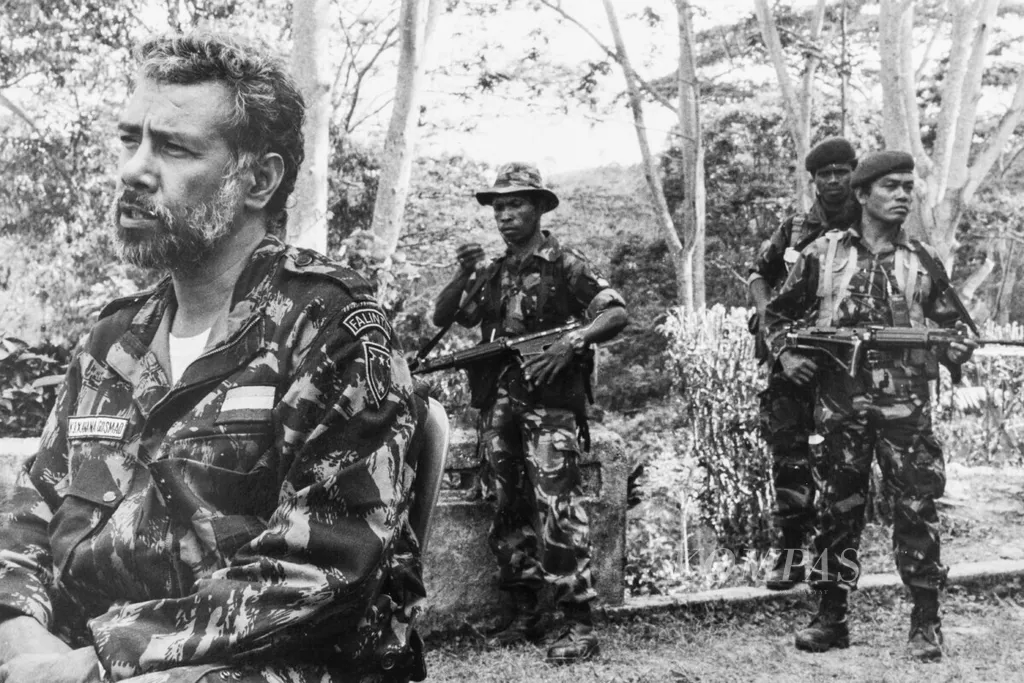 Xanana Gusmão di Markas Falintil, Reximio, Dili, 1999