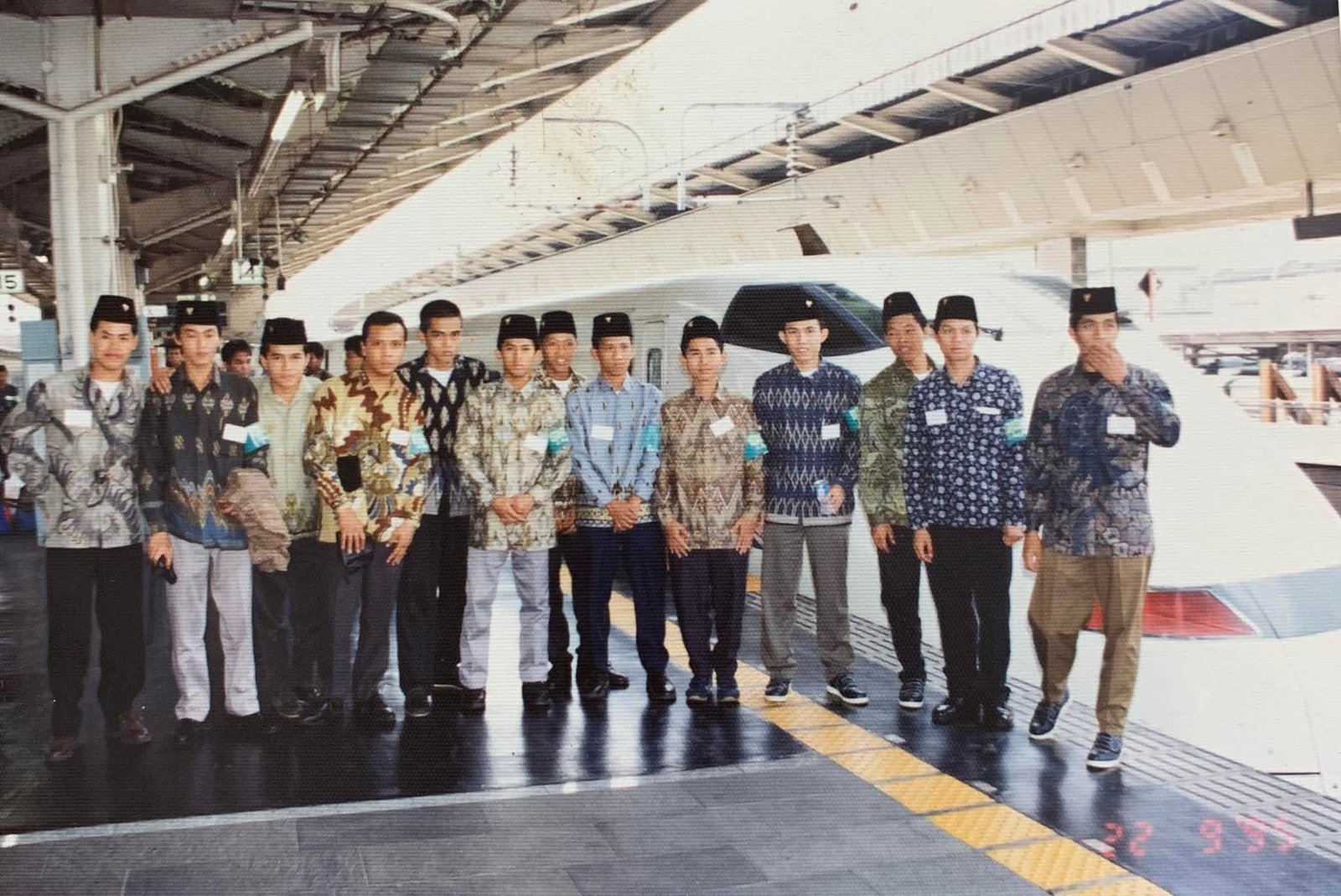 Peserta magang di stasiun Jepang